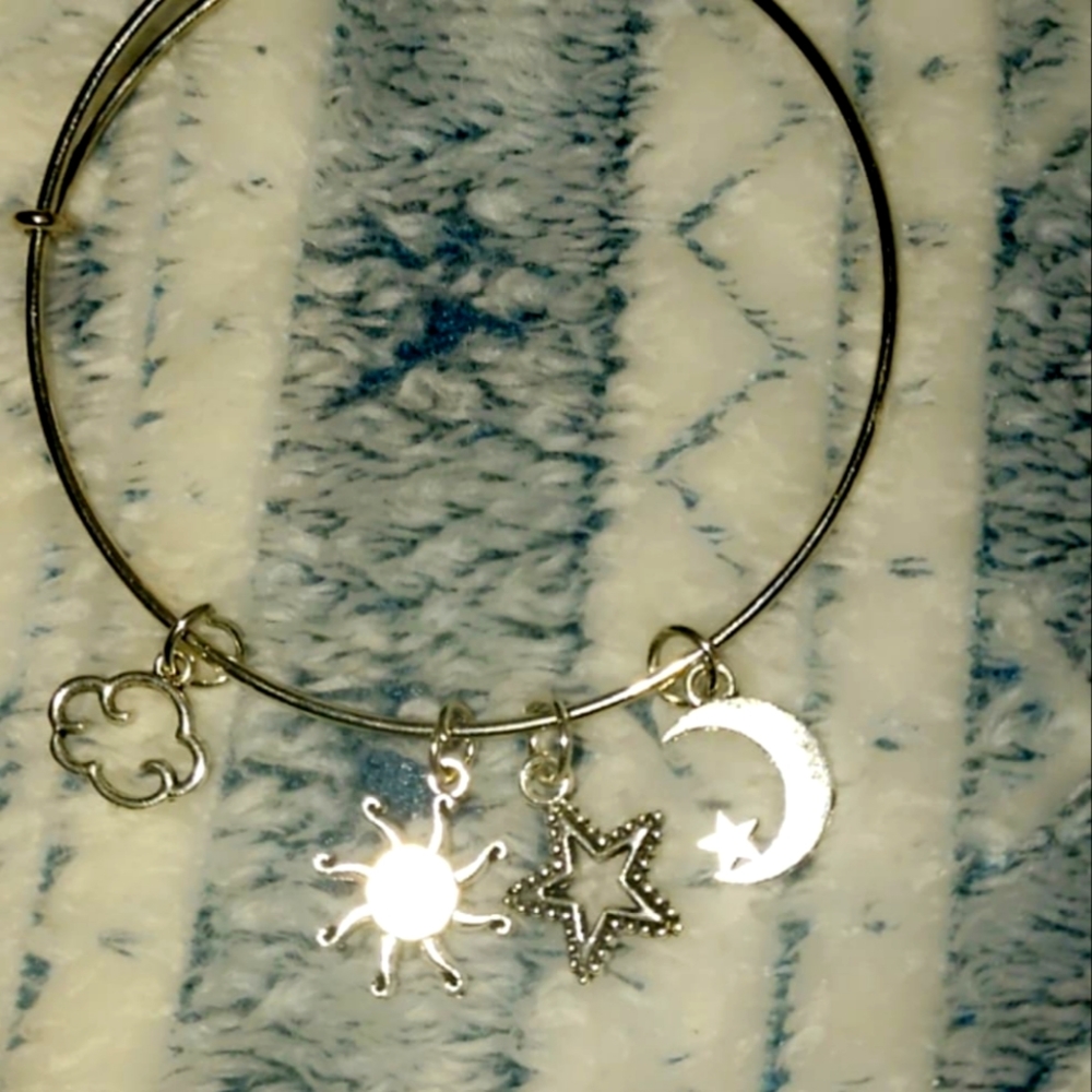 Charm bracelet